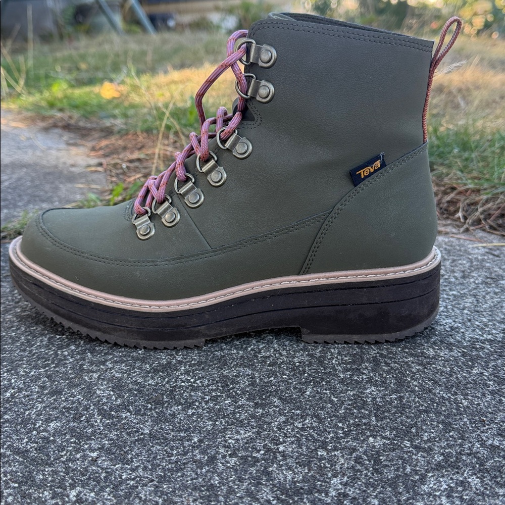 Women's Green Teva Boots - Picture 4 of 6